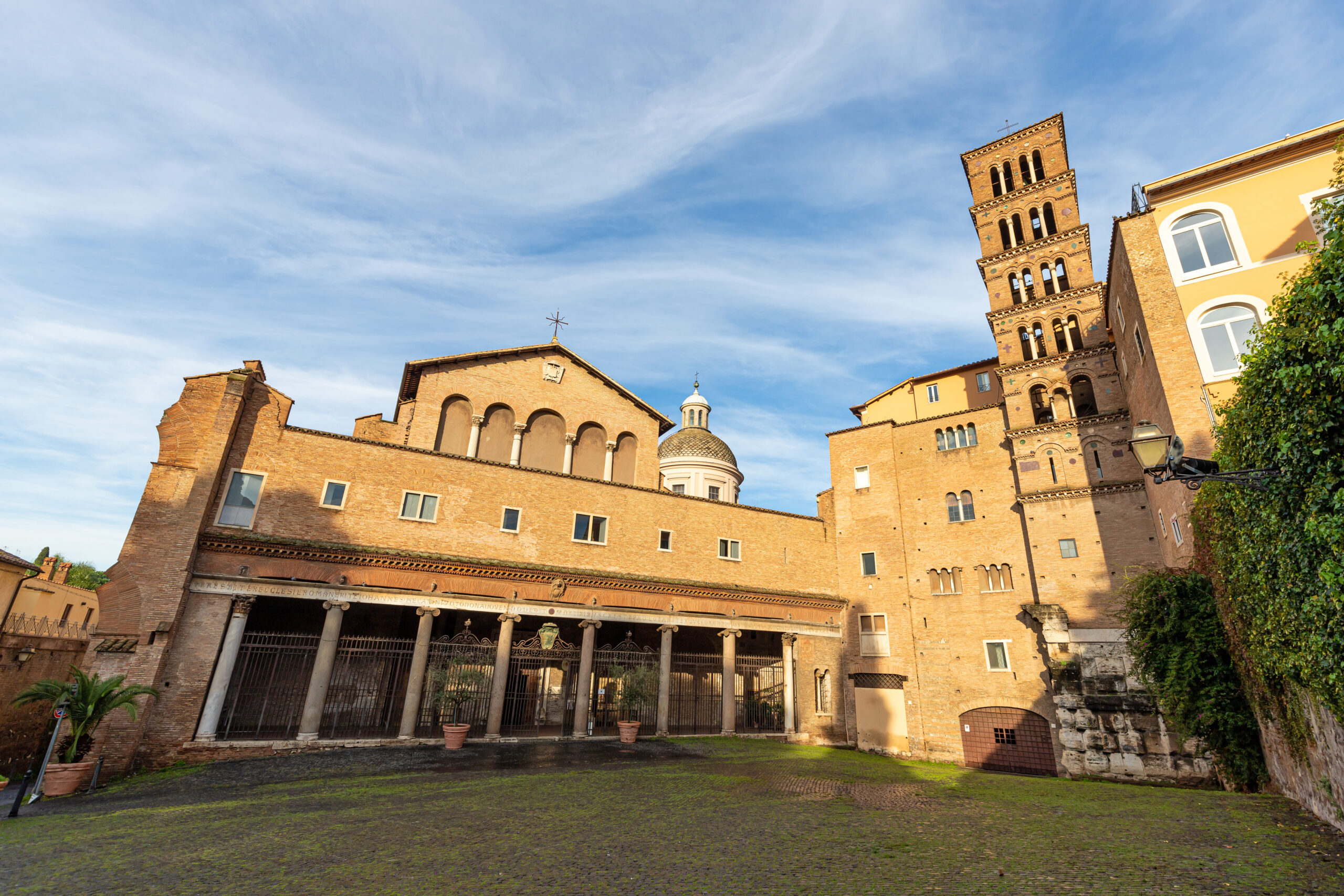 la chiesa dei santi giovanni e paolo al celio
